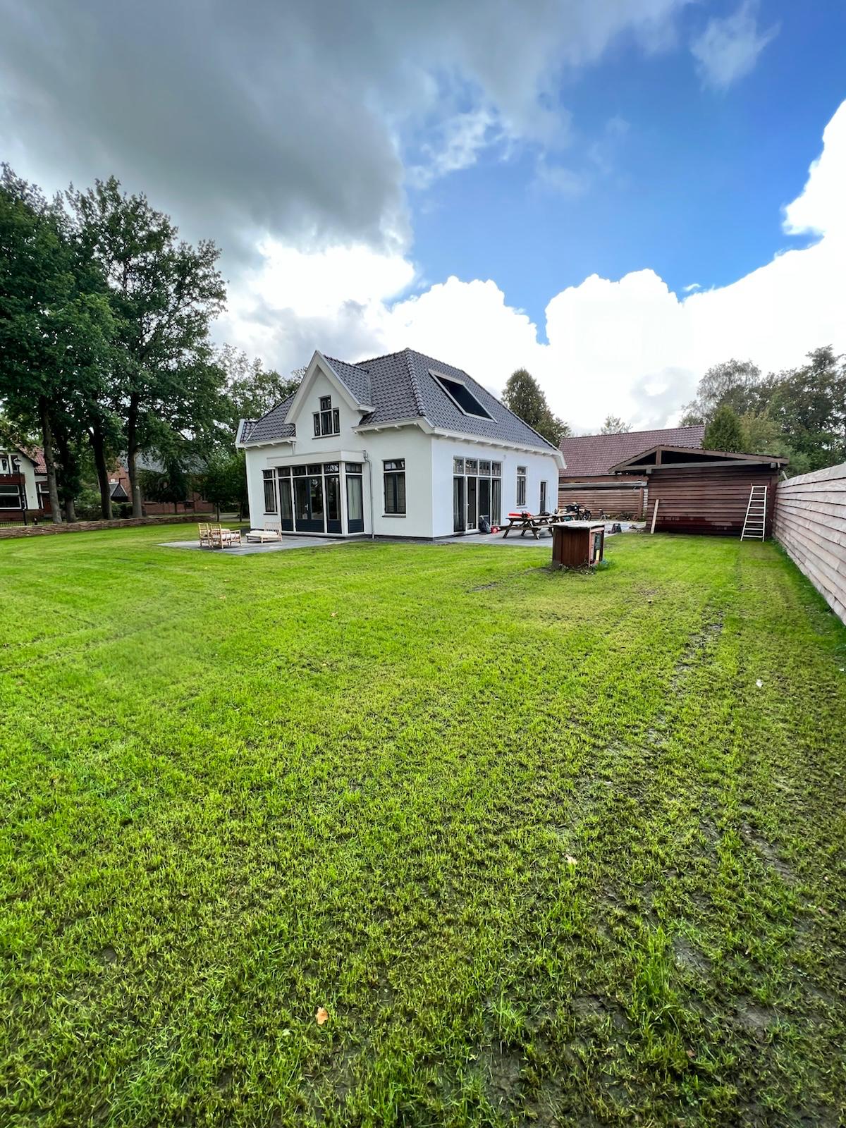 Vrijstaande woning zijaanzicht